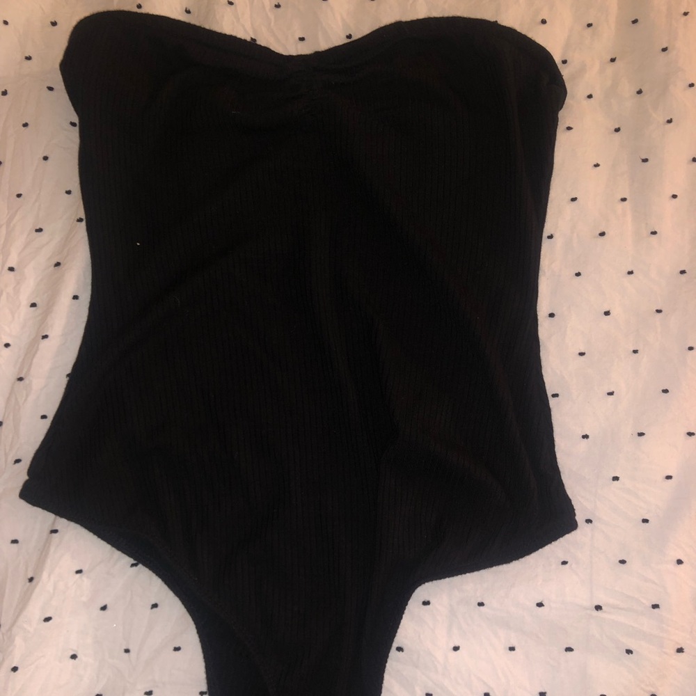 F21- black strapless bodysuit